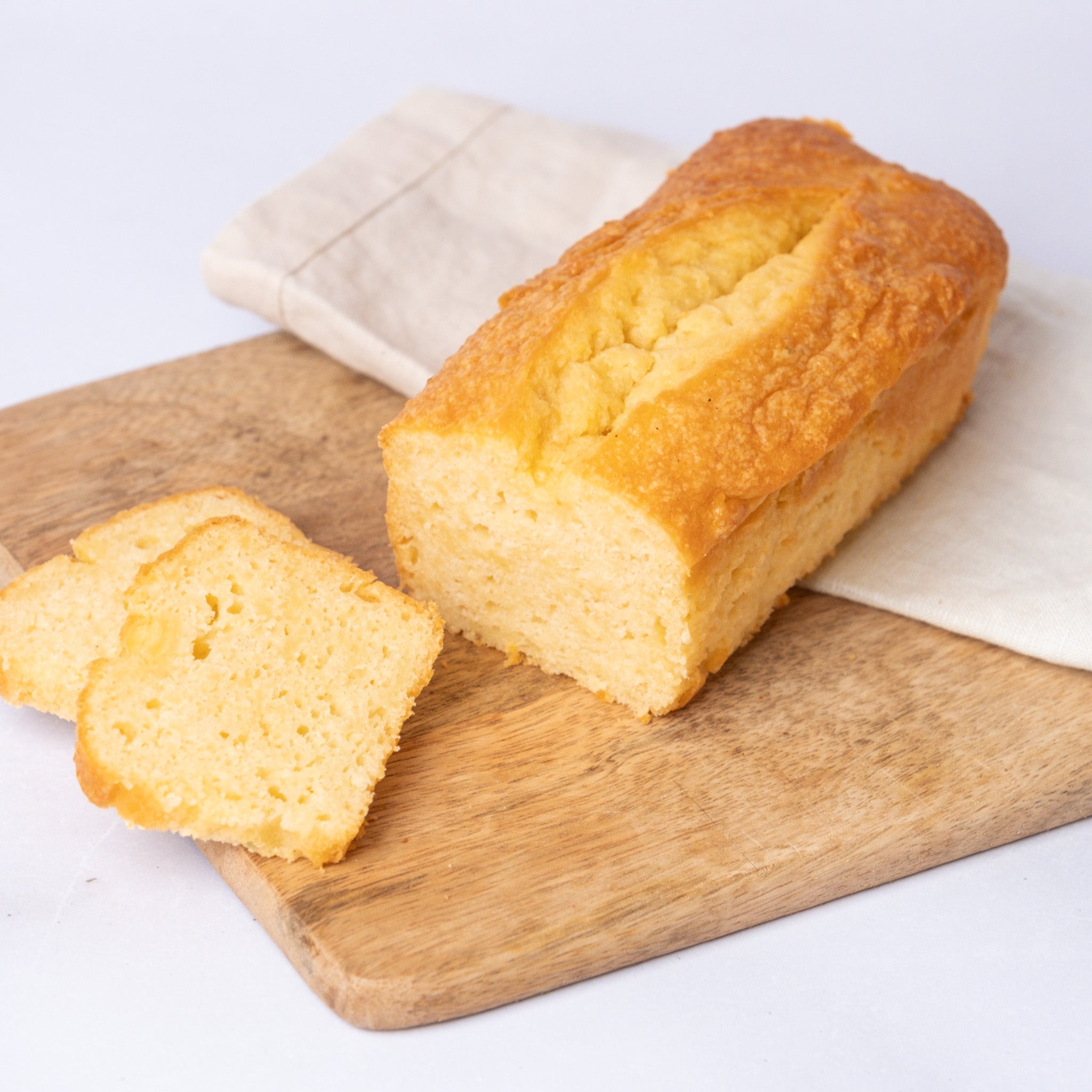 Almond Cake, glutenfreier laktosefreier Rührkuchen mit Mandel und Vanille, Isabella Glutenfreie Patisserie, Foto 2