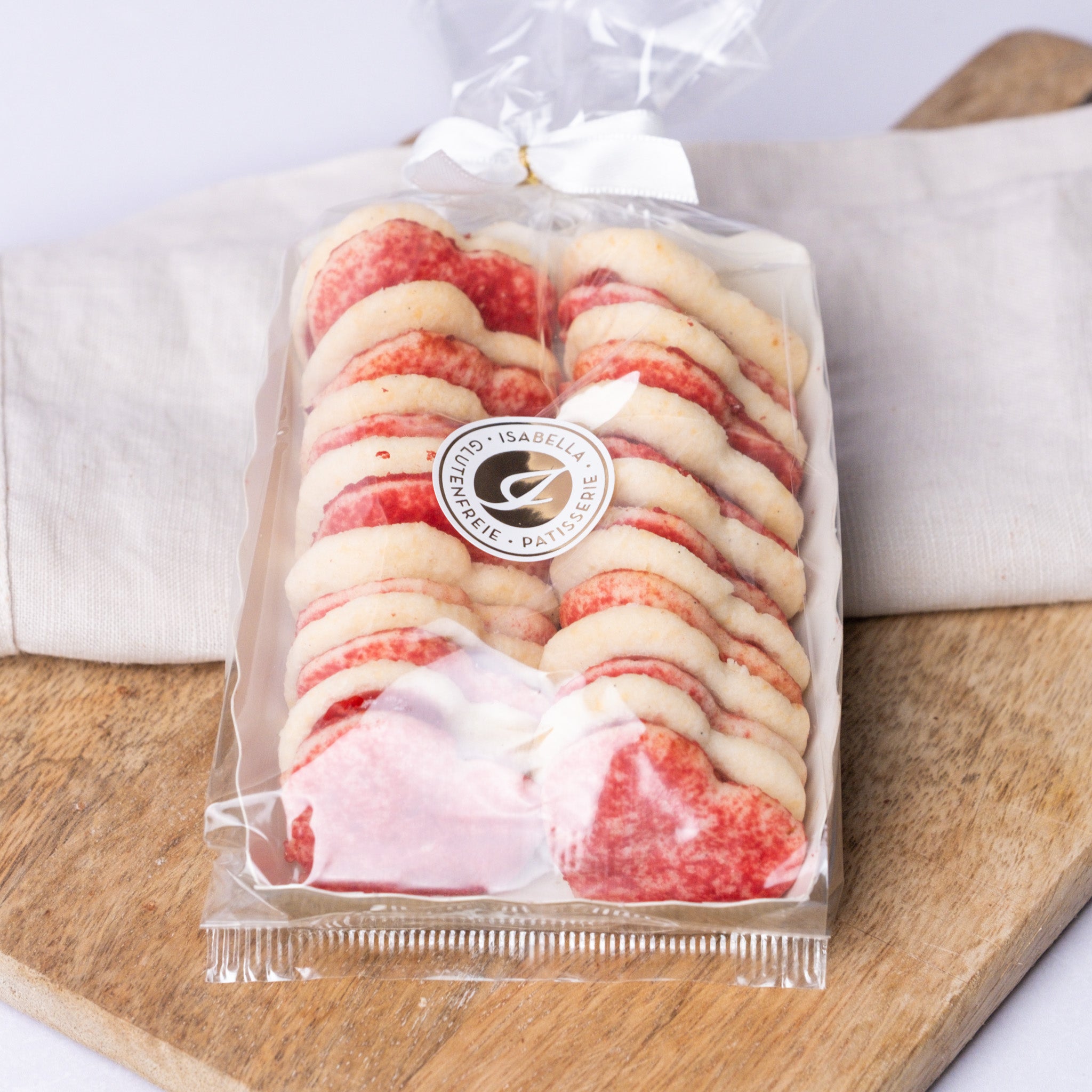 glutenfreie Himbeer Herzen, glutenfreies veganes Gebäck, Isabella Glutenfreie Patisserie