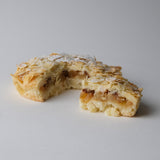 Winter vegan crumble / pear &amp; nougat